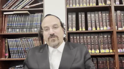 א הערליכע מעשה "פון הרה"ק מראדשיץ זי"ע" - דורך הרב אליהו שווארץ ביים שיעור עמוד היומי 'דרשו' מסכת יומא דף נט