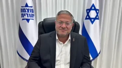 בן גביר ווארפט אפ נתניהו'ס רוף פאר א פאראייניגונג מיט סמוטריטש, און ווארנט איבער א רעגירונג מיט אייזענקאט