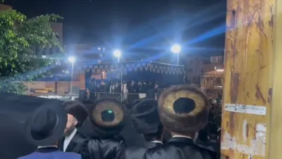 ערשטע און לענגערע ווידעא פון די חתונה נעכטן בחצרות סקווירא - זוועהיל - מודז'יץ - ליז'ענסק - זוטשקא - האלמין
