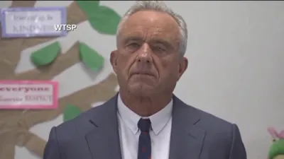 וואקסין געפעכט: קענעדי רייסט אראפ פענסילוועניע בשעת די מיזעלס טויט צאל האלט אין איין שטייגן