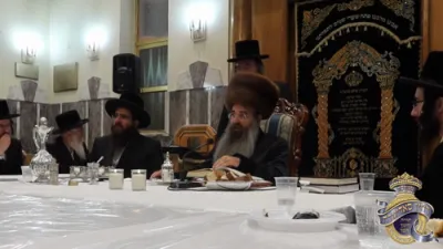 יארצייט טיש ביי כ"ק אדמו"ר מסאדיגורא ירושלים שליט"א