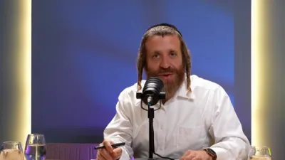 "אנגעהויבן מיט הונדערט טויזנט דאלער אין חובות, אבער ס'קומט מיט טראָסט!" | עפיזאדע 14 מיט יושע געטטער