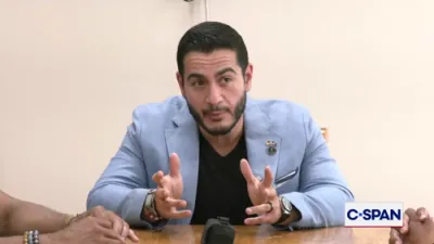 על-סייעד איז מודה אז טראמפ'ס אטאקעס העלפן נאר ארויס זיין קאמפיין