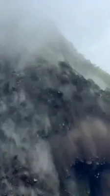 נאך נישט פאריבער: נעפאל שטייט אויס א נייע פארפלייצונג געפאר נאכדעם וואס 1,300 מענטשן זענען אומגעקומען