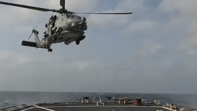 שטרענגע בלאקאדע ביים הארמוז: 86 שיפן טוישן זייער רוט בשעת אמעריקע פארשטערקערט דעם דרוק אויף איראן