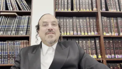 א הערליכע מעשה "דע כח פון שופר" - דורך הרב אליהו שווארץ ביים שיעור עמוד היומי 'דרשו' מסכת יומא דף סד