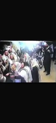 הקפות שניות ביי כ"ק גאב"ד ירושלים הגרמ"א פריינד זי"ע. היינט ביינאכט וועט אויספאלן דער דרייסיגסטער יומא דהילולא (נפטר געווארן כ' אלול תשנ"ו).