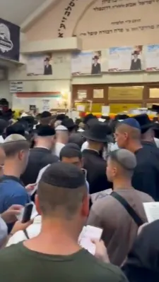 ווידעא: דער אומאנער קיבוץ פילט זיך אן מיט א געשאצטע 50,000 אידן וואס גרייטן זיך אויף ראש השנה