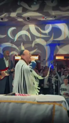 ווידעא: פיני איינהארן פירט אן די ערשטע סליחות אין ירושלים