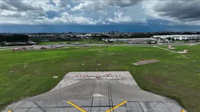 NTSB גיבט ארויס דעטאלן איבער די טויטליכע קארגא פליגער קראך אין מיאמי וואס האט ארויסגעגליטשט פון די ראנוועי