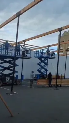 בילדער און ווידעא'ס ביים אויפבויען די סוכה הגדולה פון בית המדרש הגדול אין קרית יואל- זעט גרופ לינק צי באקומען אלע נייעס, אפדעיטס, באריכטן, בילדער, ווידעא'ס, שנעל און קראנט