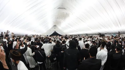 ערשטע בילדער און ווידעאס פון ראש השנה און אומאן