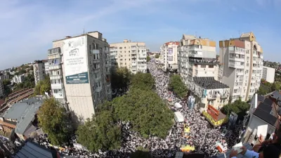 ערשטע בילדער און ווידעאס פון ראש השנה און אומאן
