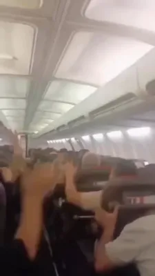 כאאס אויף אן איראנער פליגער: ערעפלאן מאכט אן עמערדזשענסי לאנדונג נאך א גרויסע פאניק אינמיטן די לופטן
