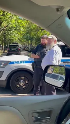 ווידעא: פארשטערקערטע NYPD סעקיוריטי ארום 770 בעת די תשרי מאסן פילן אן קראון הייטס