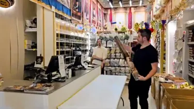 אלע חסידישע אינפלוענסערס קומען זיך צוזאם אינעם מפואר סוכה צענטער