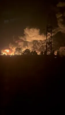שווערע סטראטעגישע קלאפ: א באראזש פון באליסטישע מיסלס האט חרוב געמאכט אן אוקראינישע ענערגיע צענטער איבערלאזנדיג ריזיגע פייערן