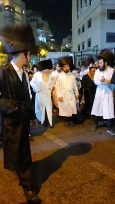 קידוש לבנה ביים הימלישן משפיע הגה"צ רבי יצחק מאיר מארגענשטערן שליט"א.