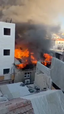 אפדעיט: ליידער קומט אן שוידערליכע נייעס פון ירושלים אז ביים פייער ביי א שוהל אויף די שערי פינה גאס אין די בית ישראל געגנט זענען 10 ספרי תורה רח"ל פארברענט געווארן- האלט דא אלעס מיט 