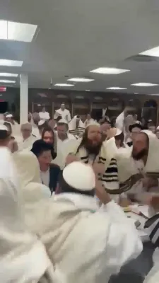 בית המדרש KMH אין 'פייו-טאונס' מוצאי ימים נוראים