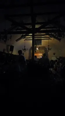 בית המדרש KMH אין 'פייו-טאונס' מוצאי ימים נוראים