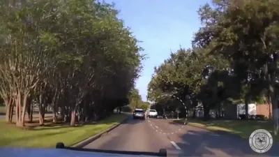 מאסקירטע פארשוינען ווארפן ארויס טויזנטער דאלארן אין קעש בשעת'ן אנטלויפן פון די פאליציי
