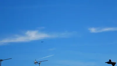 שטילע ארויסגאנג: צוויי דריטל פון די אמעריקאנער באמבארדירער פארלאזן RAF פעירפארד