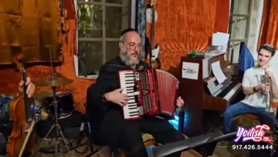 "הרחמן הוא יקים לנו את סוכת דוד הנופלת" דורך אברהם לייב לכבוד יום טוב!