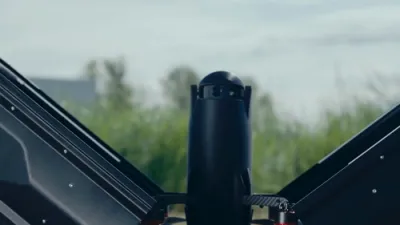 אמעריקאנע מיליטער צייגט א נייע פארגעשריטענע דראון וואס זוכט אליין אירע צילן ביי טרענירונגען