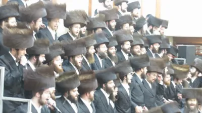 זמן שמחתנו: חג הסוכות ביי כ"ק אדמו"ר משבט הלוי שליט"א