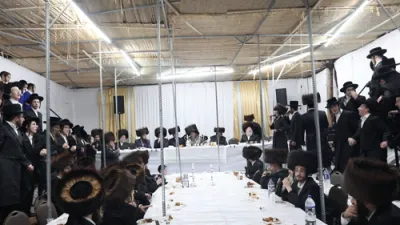 חג הסוכות ביי כ"ק אדמו"ר מקרעטשניף סיגעט וויליאמסבורג שליט"א