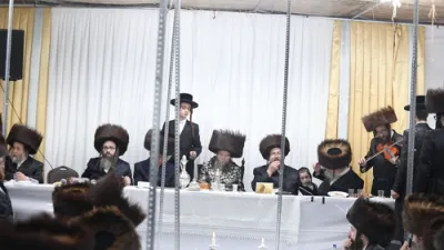 חג הסוכות ביי כ"ק אדמו"ר מקרעטשניף סיגעט וויליאמסבורג שליט"א