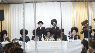 חג הסוכות ביי כ"ק אדמו"ר מקרעטשניף סיגעט וויליאמסבורג שליט"א