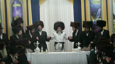 למען ידעו: חג הסוכות ביי כ"ק אדמו"ר מסקולען לעיקוואוד שליט"א