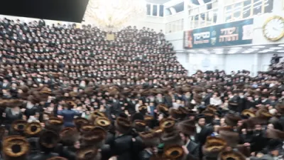 את סוכת שלומך: חודש תשרי ביי הגה"צ אבדק"ק סאטמאר וויליאמסבורג שליט"א