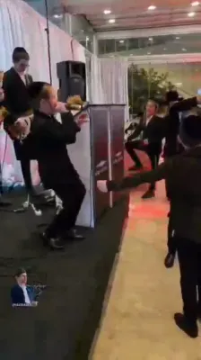 מען דארף זיי כאפן ווען זיי זענען נאך יונג........