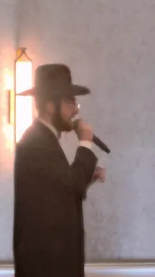 כל המשמח: קרישקעלעך פון דער חתונה נעכטן פון העסקן הדגול לכל חולי ישראל ר' יואלי פישער שליט"א