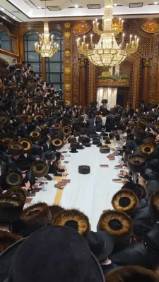 אין סגולה כתורה: מוצאי שמחת תורה ביי כ"ק אדמו"ר מתולדות מרדכי שליט"א