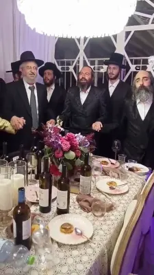 הערליכע סוכות אין ירושלים צוזאמען מיט שמחת בית השואבה אהערגעשטעלט און אראנדשירד פון א' ביז ת' דורך דו בארימטע פלען א העד פירמע