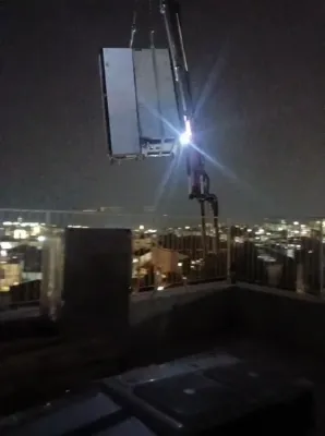 פלען א העד ביים צוזאמענען די סוכות פון זייערע קאסטומערס אין ארץ ישראל