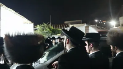 סוכות ביי כ"ק אדמו"ר מקרעטשניף סיגעט שליט"א