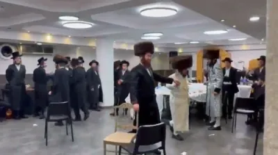 שמחת בית השואבה ביי כ"ק אדמו"ר מקרעטשניף כפר עטה שליט"א בימי חול המועד