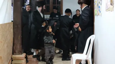 דעהויבנע ברית געפראוועט געווארן אין בליענדע קהילה אור חדש אין גוואטעמאלע מיט דער באטייליגונג פון פראמינענטע עסקנים און מיטגלידער פון אינטערגייענדע כת לב טהור