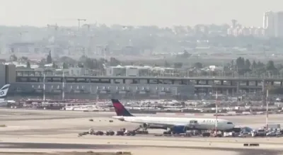דראמא אויף א דעלטא פליגער קיין ניו יארק: פאסאזשירן עוואקואירט בשעת סעקיוריטי זוכט א באמבע