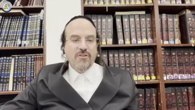 א הערליכע מעשה "ווען די מאכסט חסד מיט יענעם, מאכסטו פאר דיר" - דורך הרב אליהו שווארץ ביים שיעור עמוד היומי 'דרשו' מסכת יומא דף פ"ג