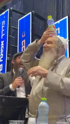 הרב שלום ארוש שליט"א ביי א מעמד לרגל די בחירות 