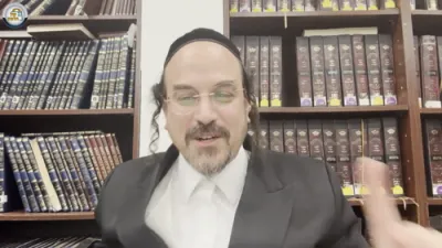 א הערליכע מעשה "פון מרן הגרי"ש אלישיב זצ"ל - אוועק געגעבן פון זיך און אויסגעשטיגן גדול הדור" - דורך הרב אליהו שווארץ ביים שיעור עמוד היומי 'דרשו' סיום מסכת יומא דף פ"ח