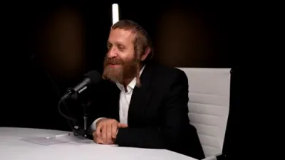 דזשאב נאך דזשאב צו טרעפן מיין טאלאנט, ביז טרעפן קלאוטינג! | עפיזאדע 20 מיט אברומי דערמער