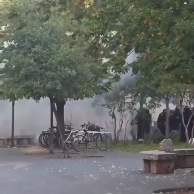 פון א פרידליכע מארש צו א ווילדע נאכט: פאליציי זאגט אז 500 ראיאטירער האבן זיך געשלאגן מיט אפיצירן בשעת רויעך פילט אן פאריז