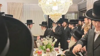 המקובל הרה"צ רבי איטשא מאיר מארגענשטערן שליט"א מתורת חכם ביים  לחיים לרגל השידוך פון  בת אחד מקורביו הרה"ח ר' נחמן שנעק שליט"א חתן המשפיע הרה"ג רבי ניסן דוד קיוואק שליט"א